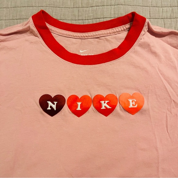 Nike Valentine Hearts Short Sleeve Pink Ringer Tee Size Large - Picture 3 of 8